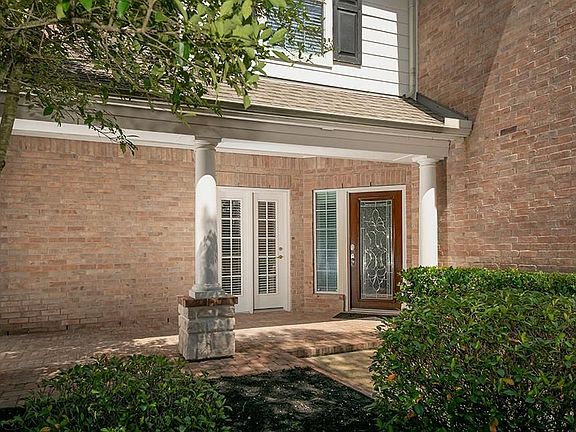 2nd image of 119 E French Oaks Cir