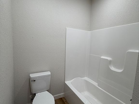 4th image of 321 Houghton St