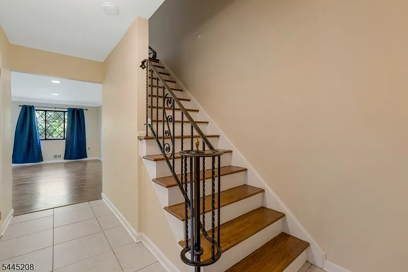 2 bed, 2.5 bath, $2,800 — Photo 3