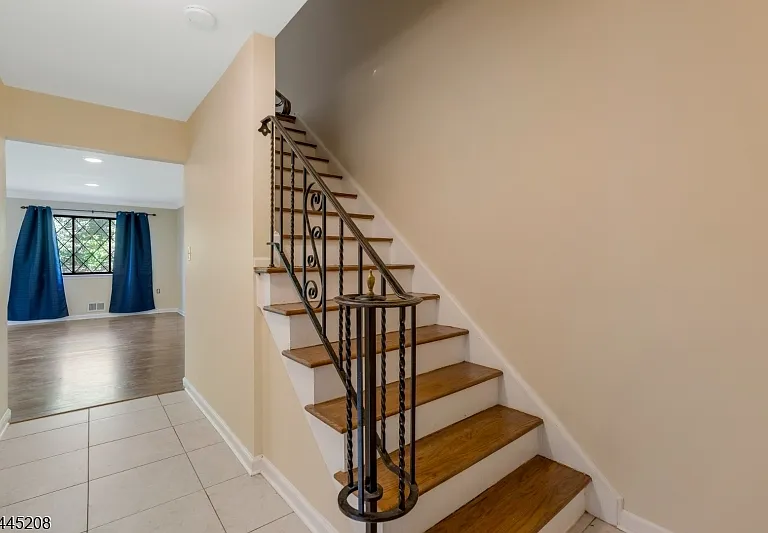 182 Wildflower Ln — Photo 3