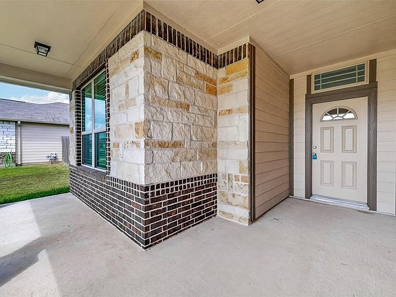 2nd image of 207 White Wing Ln