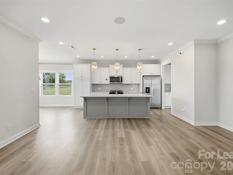 1018 Stone Marker Dr — Photo 6