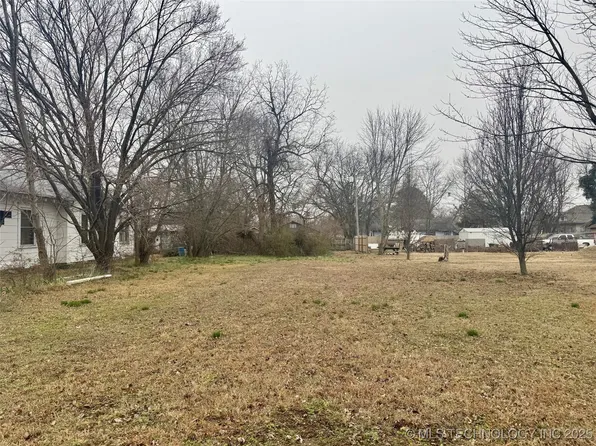 1508 E 4th St, Okmulgee, OK 74447