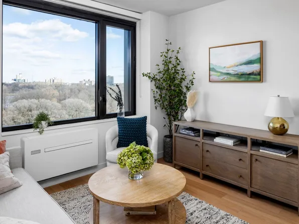 11 Ocean Parkway image 2 of 28