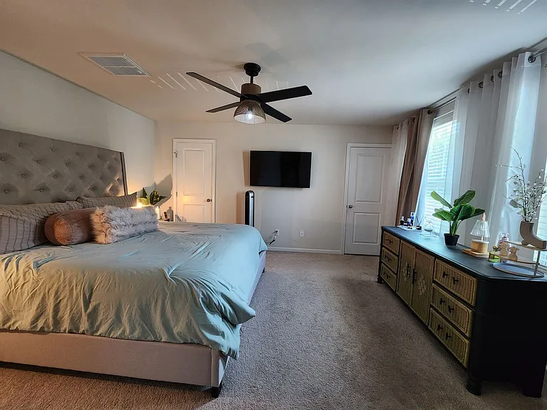 6816 Ludell Ln — Photo 9