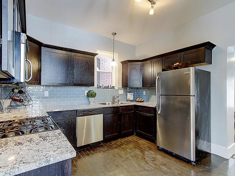 504 W 8the Ave — Photo 23