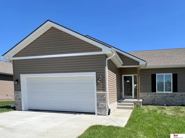 2918 Lakeside Dr, Plattsmouth, NE 68048