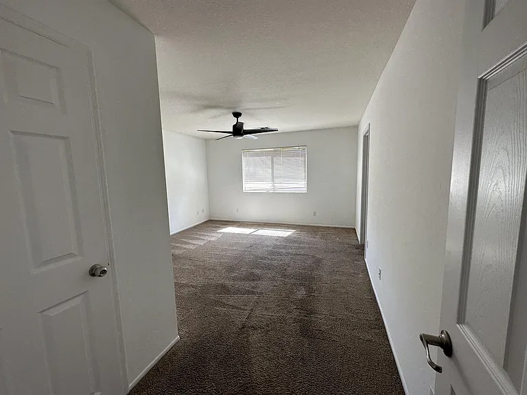 2425 S 159th Ln — Photo 11