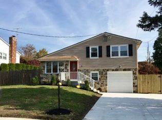 3 S Forge Ln, Cherry Hill, NJ 08002