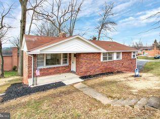 2805 Eastwood Dr, York, PA 17402