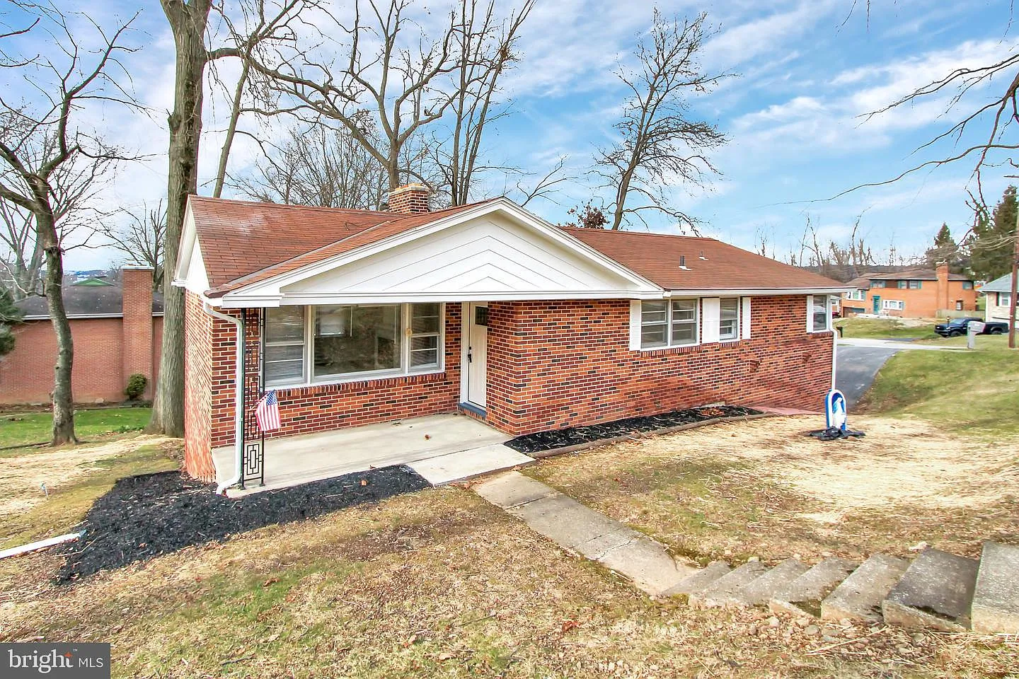 2805 Eastwood Dr photo 1