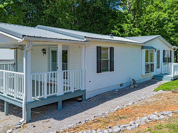 3rd image of 934 Cantrell Rd
