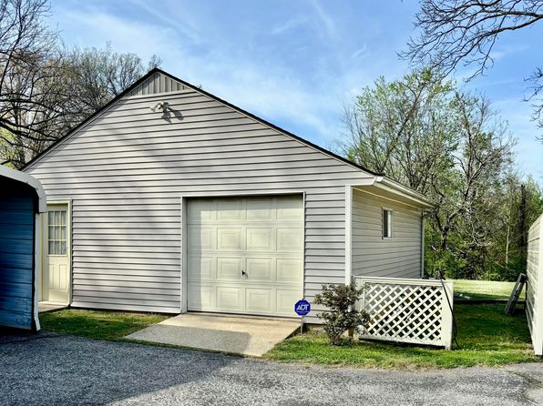 44 Walnut St, Friendship, TN 38034