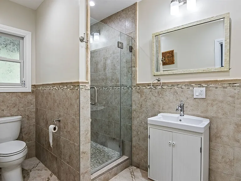 245 Main St #1 — Photo 14