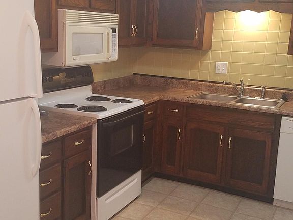 Included in Kitchen is the Stove, Refrigerator, Microwave and Dishwasher