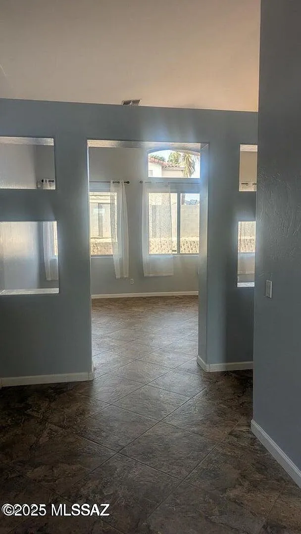 NW Family Home in Great Area — Photo 3