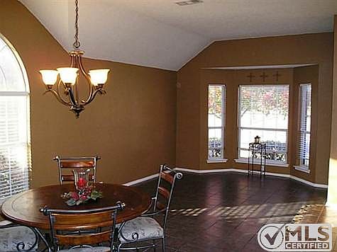 3rd image of 4700 Parkmount Dr