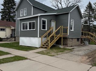 810 4th St #810, Menominee, MI 49858