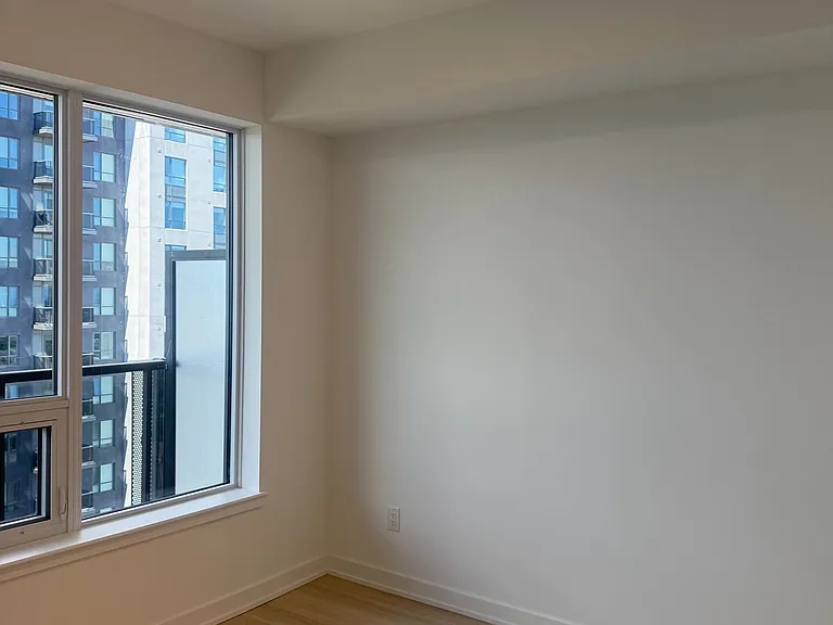 5105 Hurontario St #2910 — Photo 13