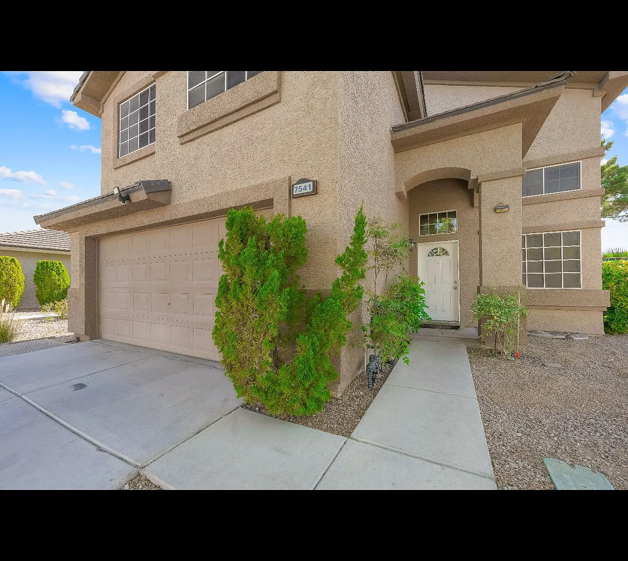 3 bed, 2.5 bath, 1779 sqft, $2,100 — Photo 2