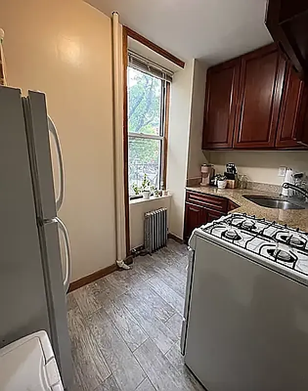 455 West 48th Street — Photo 3