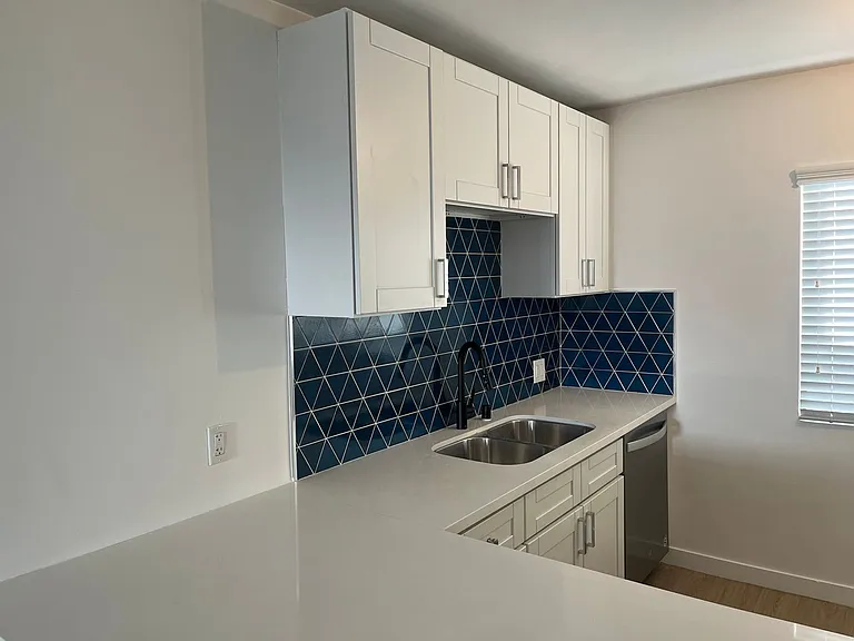 255 S Avenue 55 — Photo 19