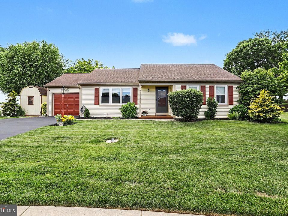 1st image of 330 Dogwood Ln
