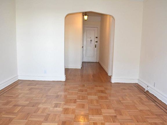 3rd image of 196 Pinehurst Ave APT 3G