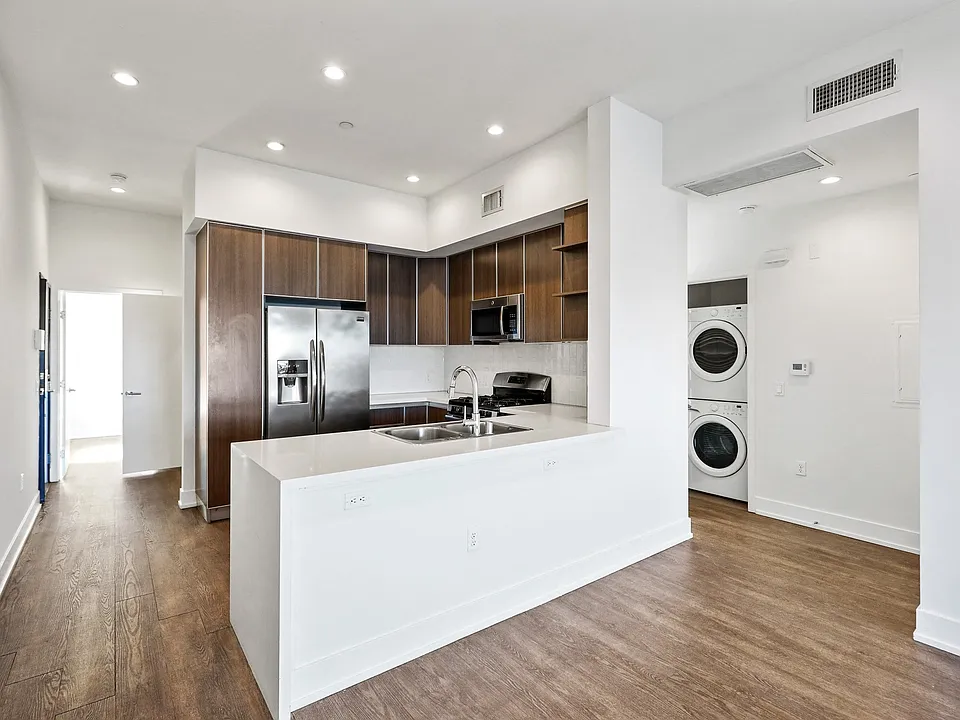 Open-Concept Floor Plans with In-Suite Washer & Dryer