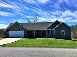 381 Deerfield Rd, Crossville, TN 38555