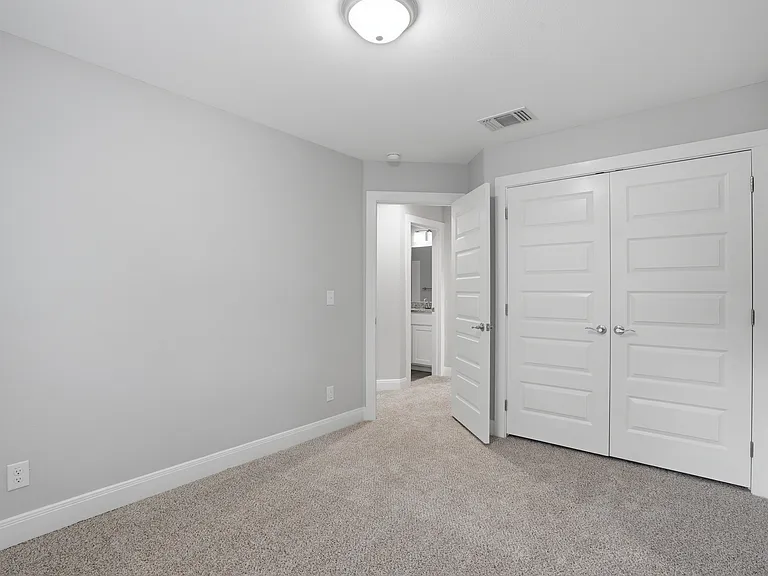 1022 W Shepherd St — Photo 17