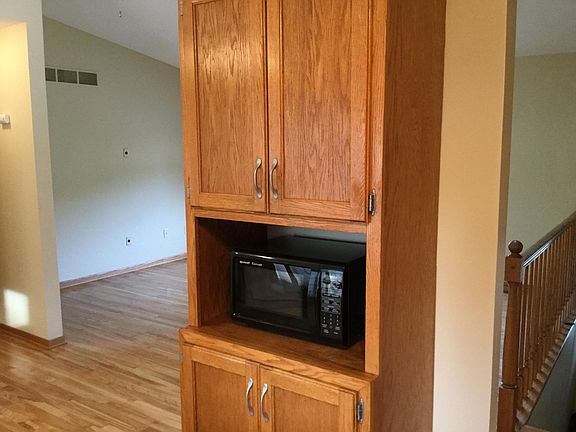 Kitchen area / microwave