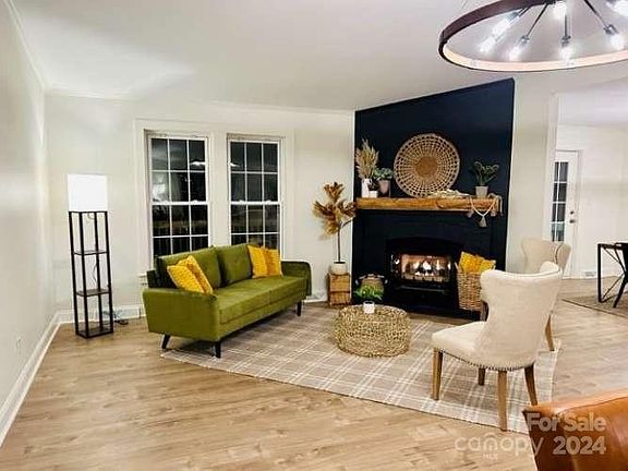 3rd image of 1589 Conestoga Xing