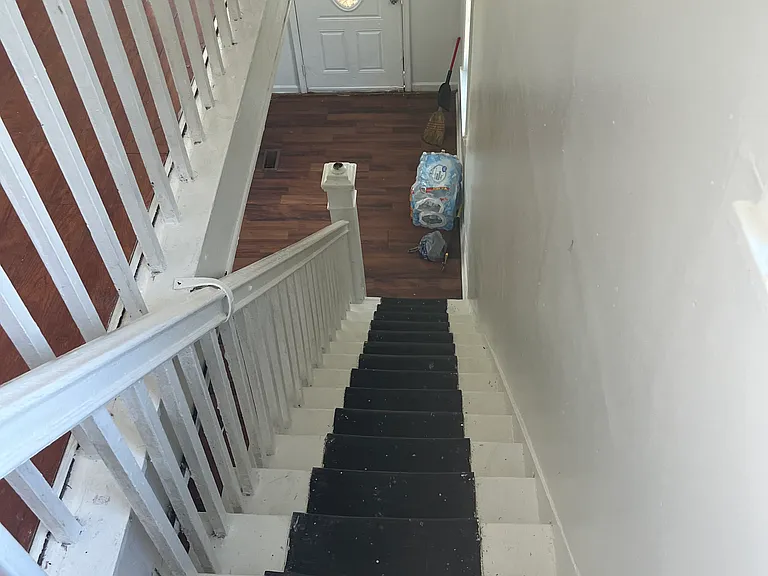 2401 Oak St — Photo 13