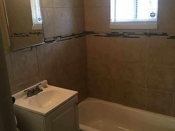 4th image of 5860 Roosevelt Pl APT 2