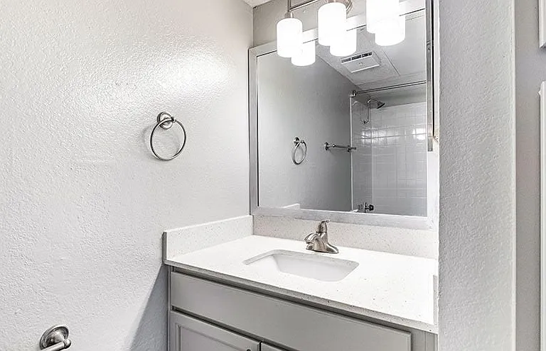 Hawke Apartment Homes — Photo 5