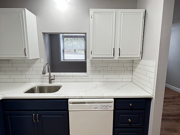 4th image of 200 Hudson St APT 5
