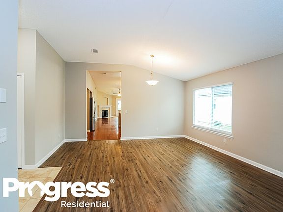 4th image of 756 Lake Geneva Dr