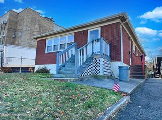 1044 Willowbrook Rd, Staten Island, NY 10314
