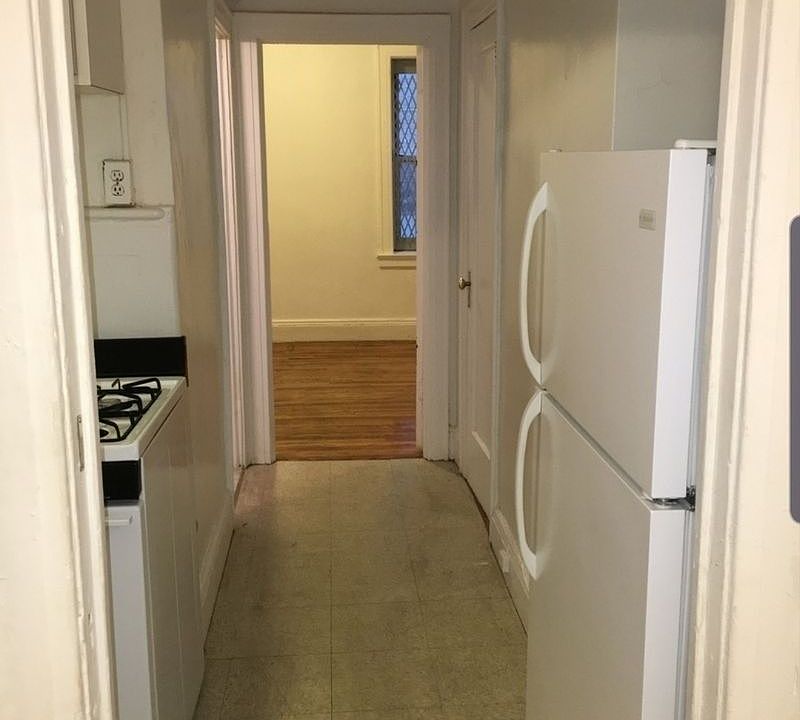2nd image of 4545 46th St APT 4D