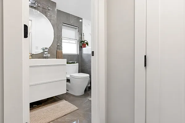Sold by Remax Edge | media 28