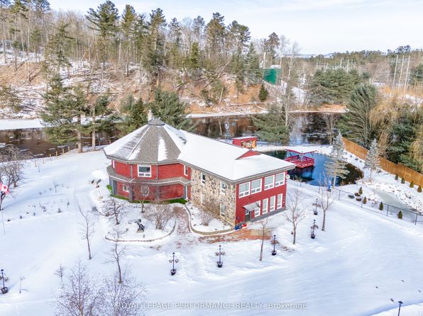 1371 Victoria St, Petawawa, ON K8H 2E9