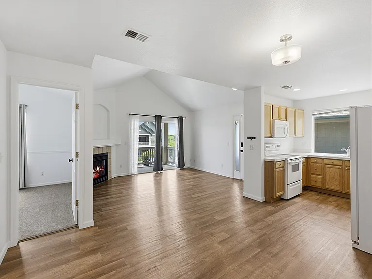 5225 White Willow Dr #L210 — Photo 5