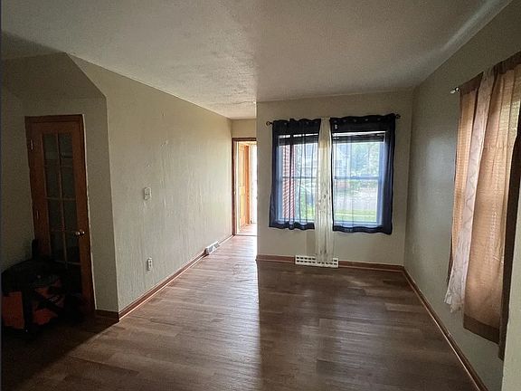 3rd image of 1315 E 12th St APT 1