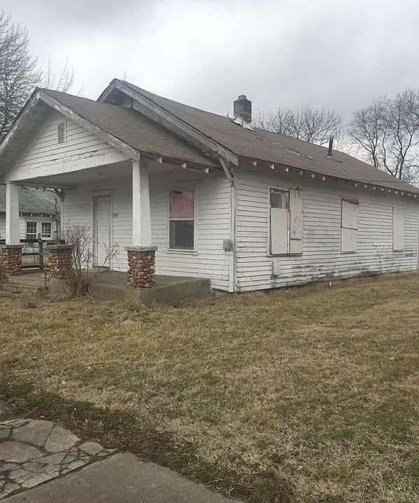 2nd image of 201 Greenfield St