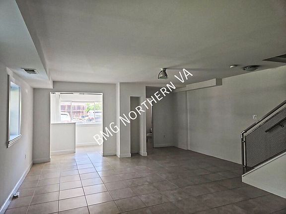 4th image of 1127 N Stuart St APT 1