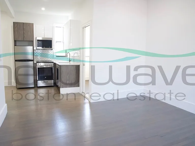 11 Queensberry St #16 — Photo 8