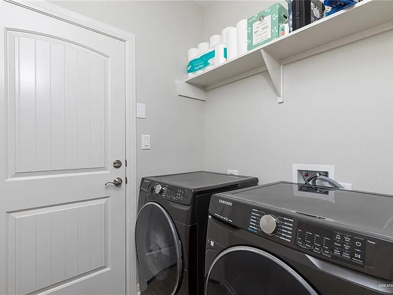 2108 N Sonador Dr — Photo 17
