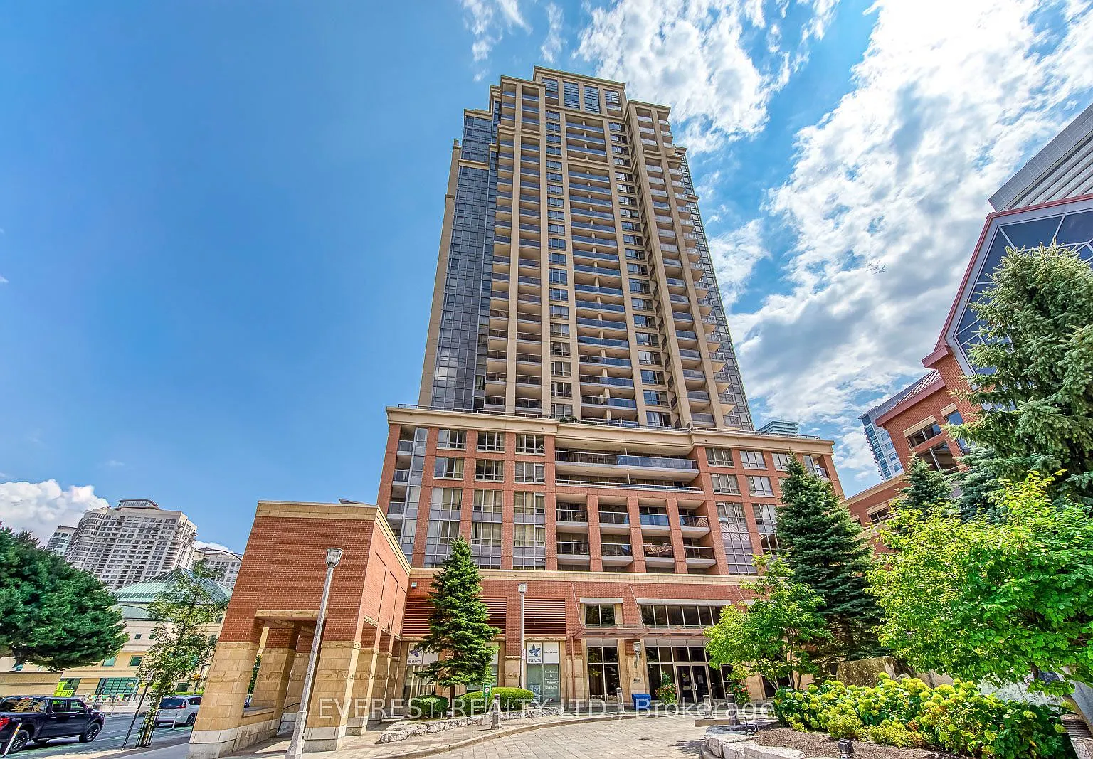 Capital Towers — Photo 1
