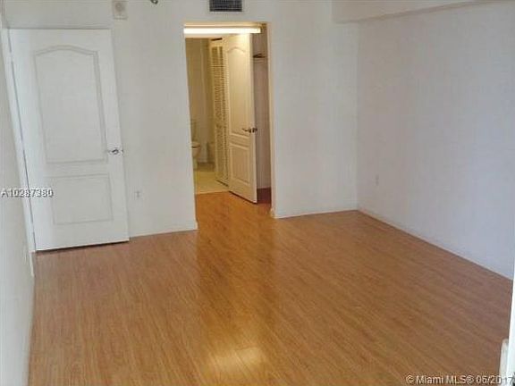 3rd image of 1200 Brickell Bay Dr APT 2108
